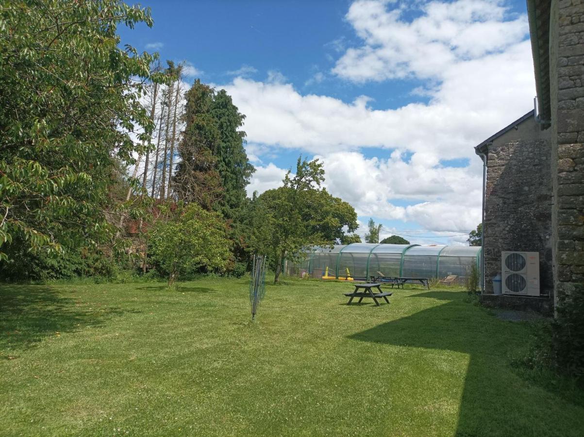 La Petellerie, Maison De Campagne Avec Piscine Pour Un Sejour Detente Moyon Экстерьер фото